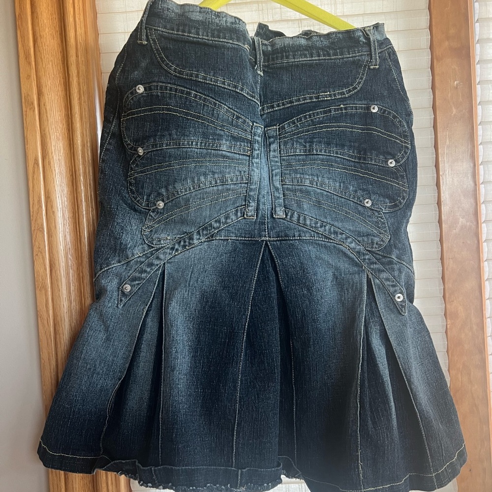denim skirt distressed color fade-out